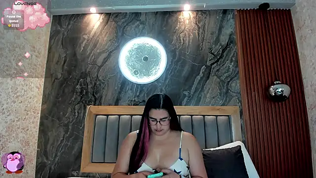 Snapshot of BellaPeers_ chatting on 09-13-25, 12:16 BellaPeers online show from 09-13-25, 12:16
