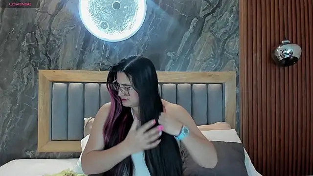 BellaPeers  online show from 10-25-25, 12:28