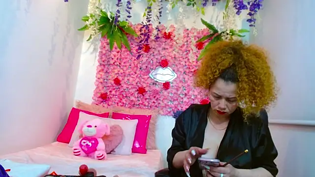 BLONDE SEXYHOT online show from 10-11-25, 08:59