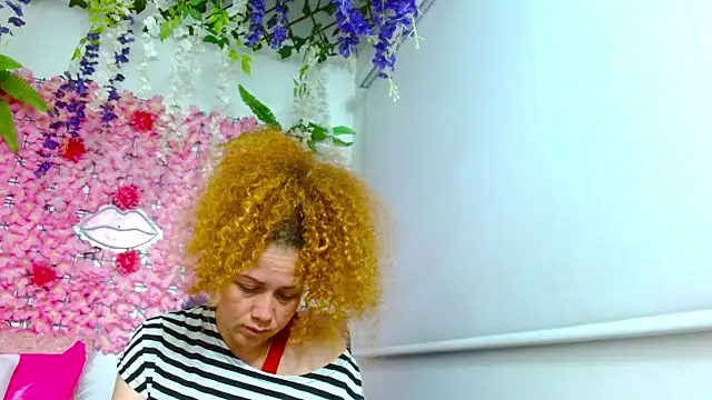 BLONDE SEXYHOT online show from 10-09-25, 10:54