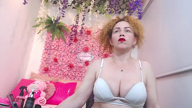 BLONDE SEXYHOT online show from 11-05-25, 11:41