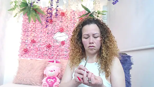 BLONDE SEXYHOT online show from 11-19-25, 12:21