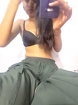Snapshot of catreena chatting on 03-22-25, 06:47 catreena online show from 03-22-25, 06:47