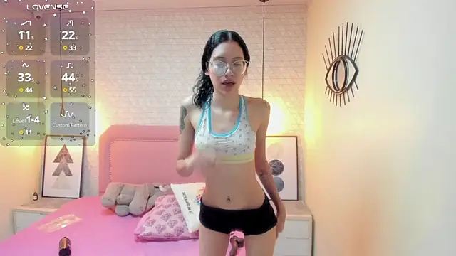 Snapshot of MAILYLOVE1 chatting on 02-17-25, 03:55 MAILYLOVE1 online show from 02-17-25, 03:55