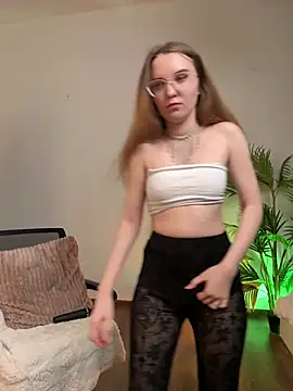 velvetvalkyries online show from 02-25-25, 04:46