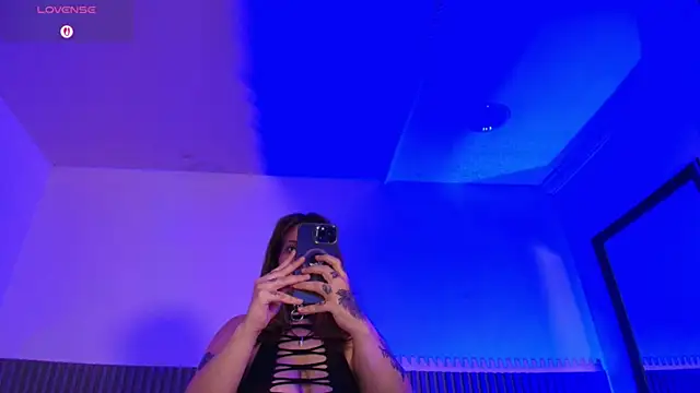 Iamvictoria06 online show from 02-05-26, 07:21