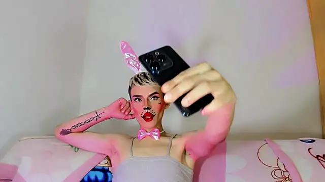 TatiGil online show from 10-15-25, 04:11