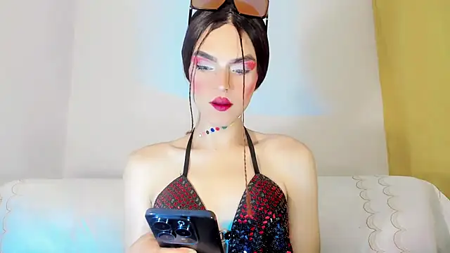 TatiGil online show from 10-25-25, 04:07