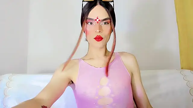 TatiGil online show from 10-16-25, 07:22