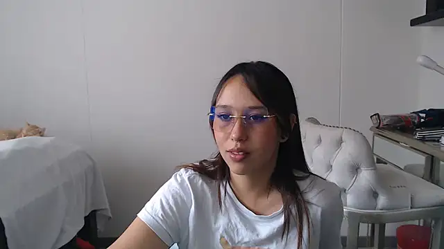 Skarlet Adams28 online show from 02-10-25, 07:07