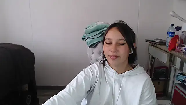 Skarlet Adams28 online show from 02-17-25, 07:55