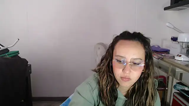 Skarlet Adams28 online show from 03-04-25, 07:11