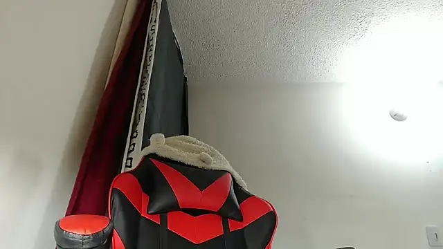 EmmyHorny  online show from 09-14-25, 04:35