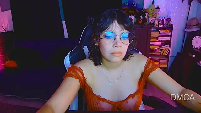 Snapshot of Drea_Foox chatting on 04-07-26, 03:19 Drea Foox online show from 04-07-26, 03:19