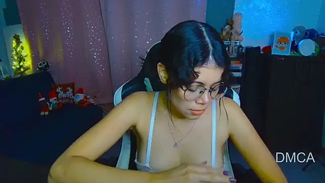 Snapshot of Drea_Foox chatting on 12-17-25, 03:11 Drea Foox online show from 12-17-25, 03:11