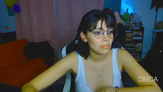 Snapshot of Drea_Foox chatting on 03-25-26, 04:12 Drea Foox online show from 03-25-26, 04:12
