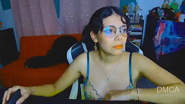 Snapshot of Drea_Foox chatting on 02-13-26, 04:01 Drea Foox online show from 02-13-26, 04:01