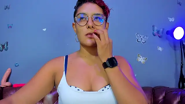 Kaira mosse online show from 06-12-26, 03:10