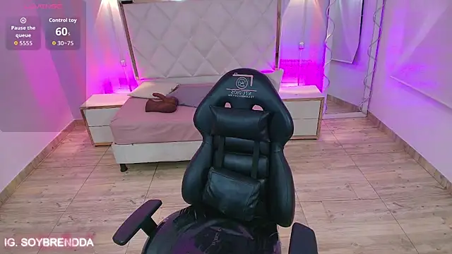 Brendda tay online show from 11-10-25, 03:22