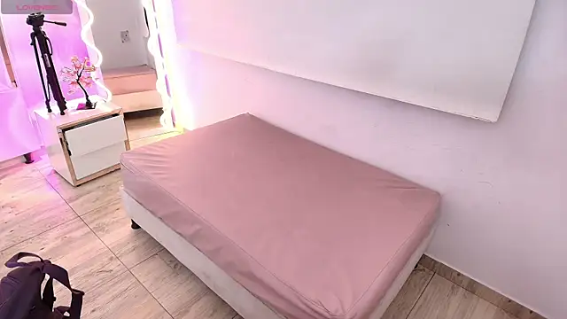 Brendda tay online show from 12-23-25, 03:17