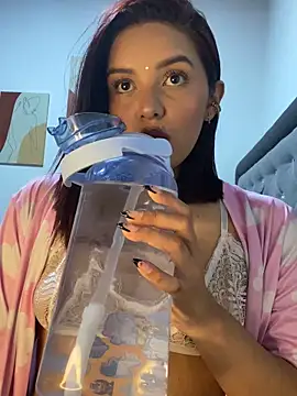 Melanyprada online show from 11-15-25, 04:38