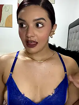 Melanyprada online show from 12-15-25, 03:34