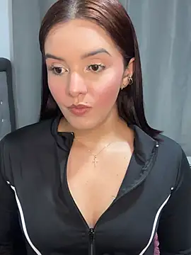 Melanyprada online show from 03-20-26, 04:02