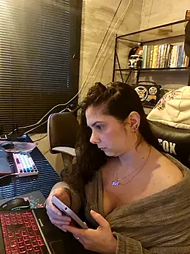 CoelhinhaGostosa online show from 12-05-25, 08:24