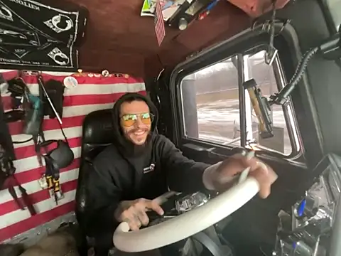 XMeF10 online show from 12-04-25, 02:49