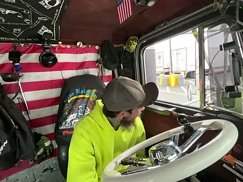 XMeF10 online show from 01-14-26, 05:05