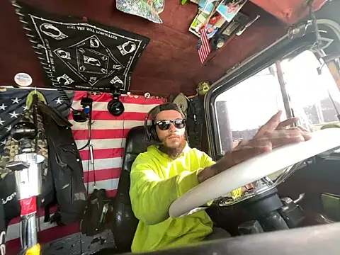 XMeF10 online show from 01-15-26, 03:59