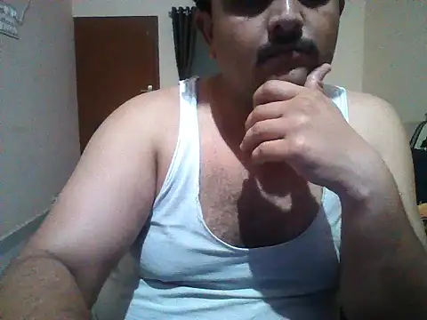 Akhil3290 online show from 05-13-26, 06:04