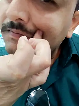 Akhil3290 online show from 03-13-25, 07:31