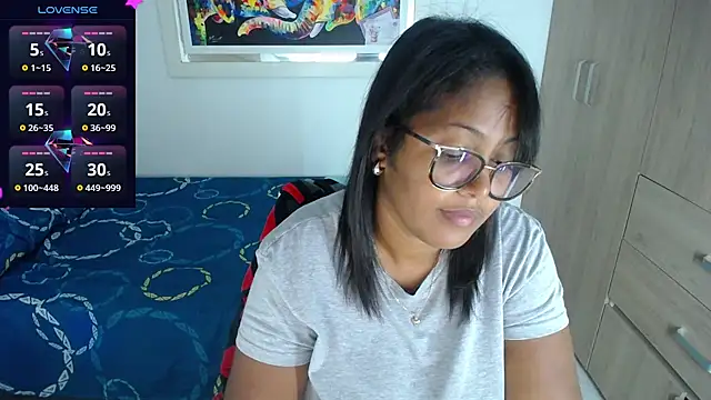 miajoseph  online show from 02-01-25, 03:52