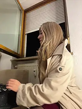 Snapshot of See_my_Boobs_ chatting on 12-16-25, 06:01 See my Boobs online show from 12-16-25, 06:01