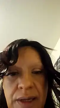 Layla-Lana online show from 12-18-25, 12:20