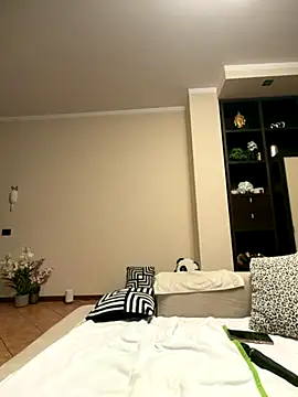 MichelleCara online show from 12-02-25, 09:55