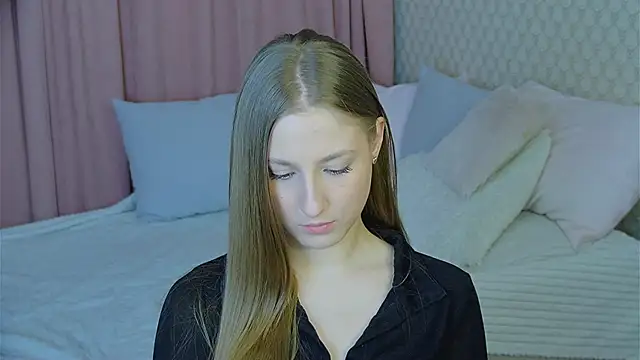 Snapshot of BritneyCruze chatting on 02-27-25, 11:17 BritneyCruze online show from 02-27-25, 11:17