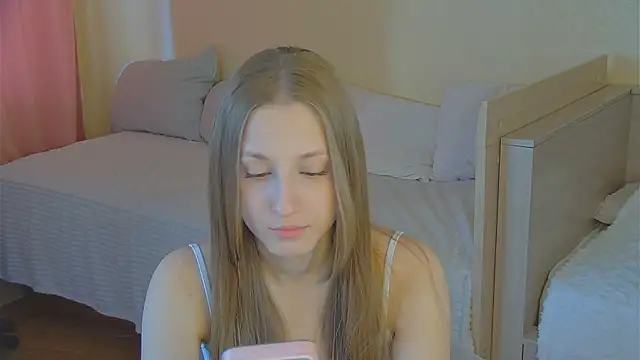 Snapshot of BritneyCruze chatting on 05-06-26, 09:35 BritneyCruze online show from 05-06-26, 09:35