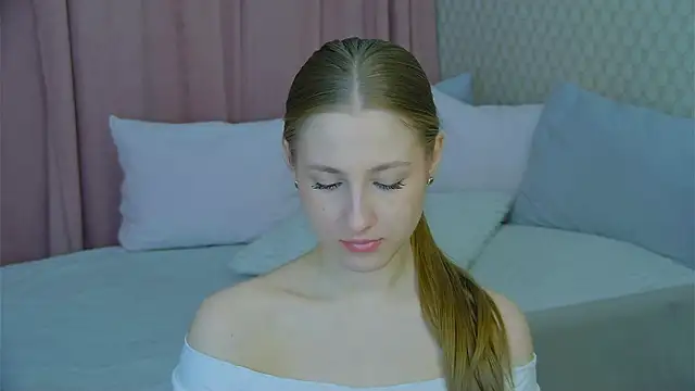 Snapshot of BritneyCruze chatting on 03-09-25, 10:19 BritneyCruze online show from 03-09-25, 10:19