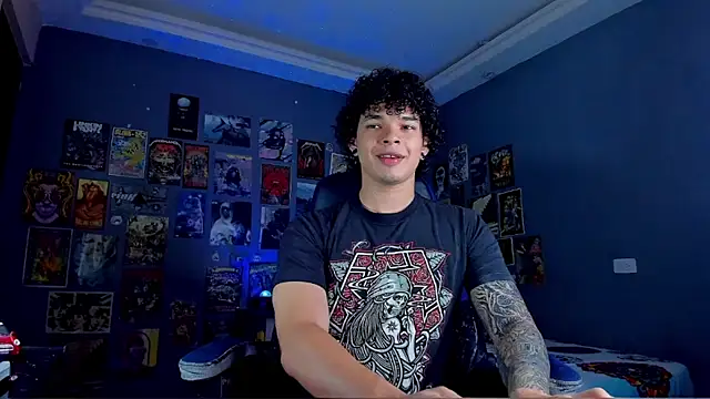 Snapshot of soy_ian_ chatting on 09-12-25, 12:33 soy ian online show from 09-12-25, 12:33