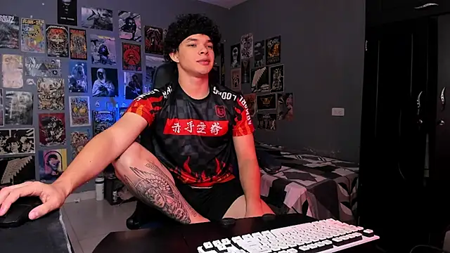 Snapshot of soy_ian_ chatting on 02-02-25, 09:45 soy ian online show from 02-02-25, 09:45