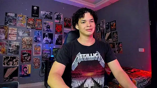 Snapshot of soy_ian_ chatting on 12-31-24, 12:43 soy ian online show from 12-31-24, 12:43