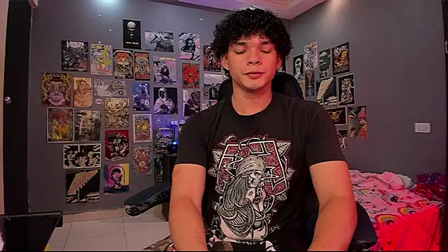 Snapshot of soy_ian_ chatting on 12-15-24, 05:34 soy ian online show from 12-15-24, 05:34