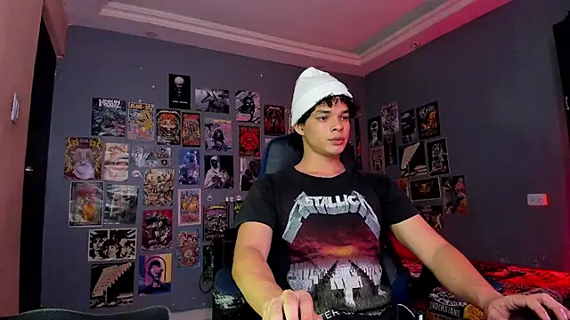 Snapshot of soy_ian_ chatting on 12-31-24, 06:59 soy ian online show from 12-31-24, 06:59