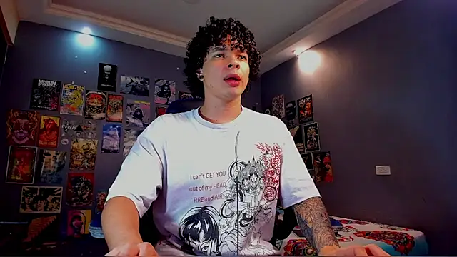 Snapshot of soy_ian_ chatting on 09-18-25, 05:54 soy ian online show from 09-18-25, 05:54