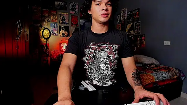 Snapshot of soy_ian_ chatting on 03-20-25, 02:51 soy ian online show from 03-20-25, 02:51