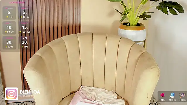 Snapshot of kenayfox chatting on 02-08-25, 08:52 kenayfox online show from 02-08-25, 08:52