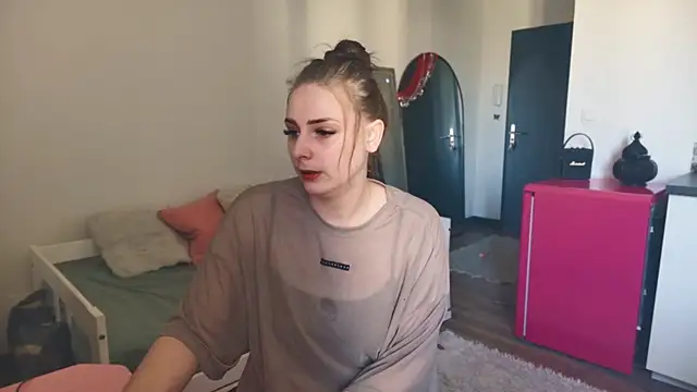 Snapshot of ce_leste__ chatting on 02-07-26, 11:51 ce leste online show from 02-07-26, 11:51