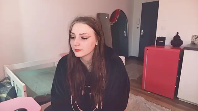 Snapshot of ce_leste__ chatting on 02-14-26, 02:28 ce leste online show from 02-14-26, 02:28